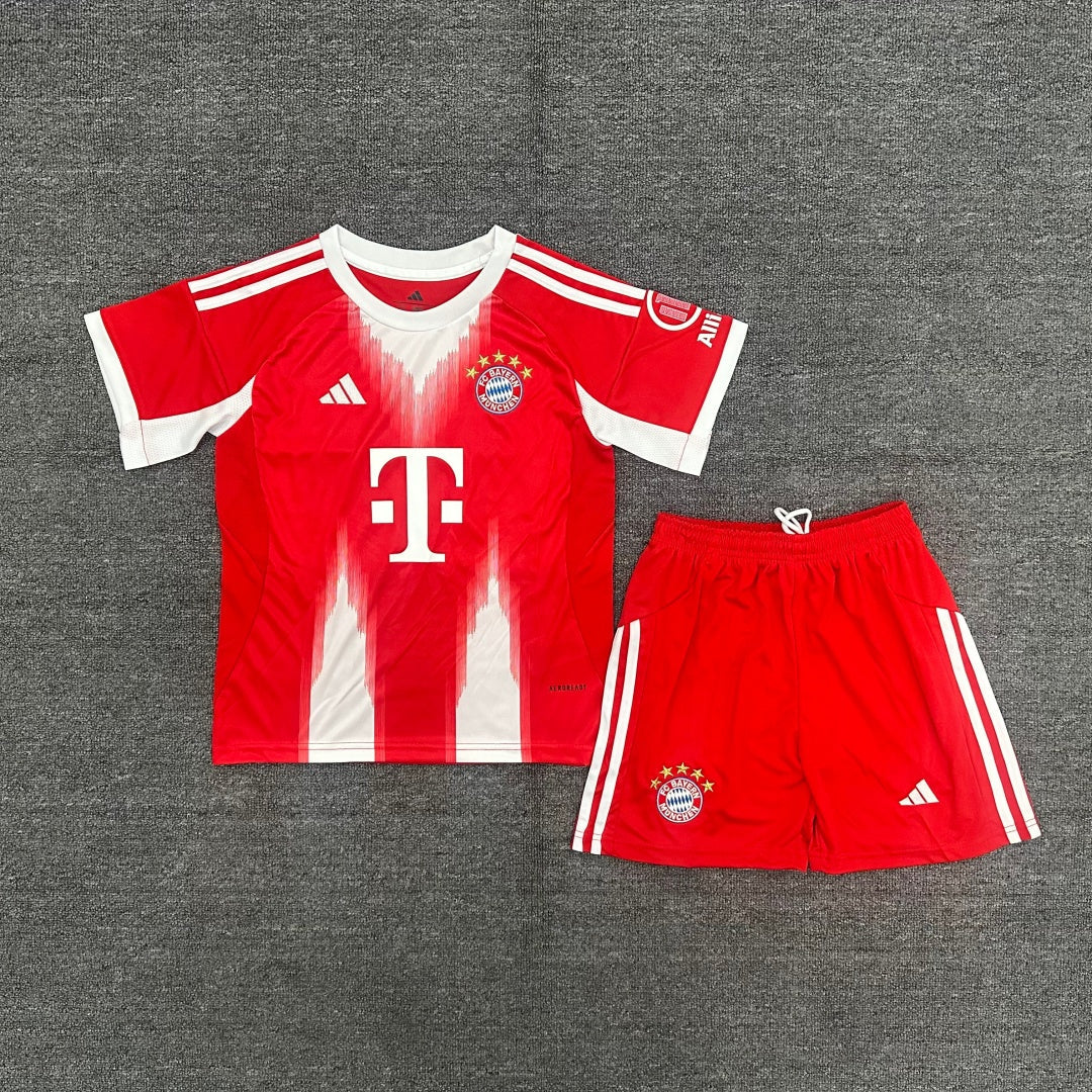 25/26 Ensemble Enfant Bayern Munich Domicile