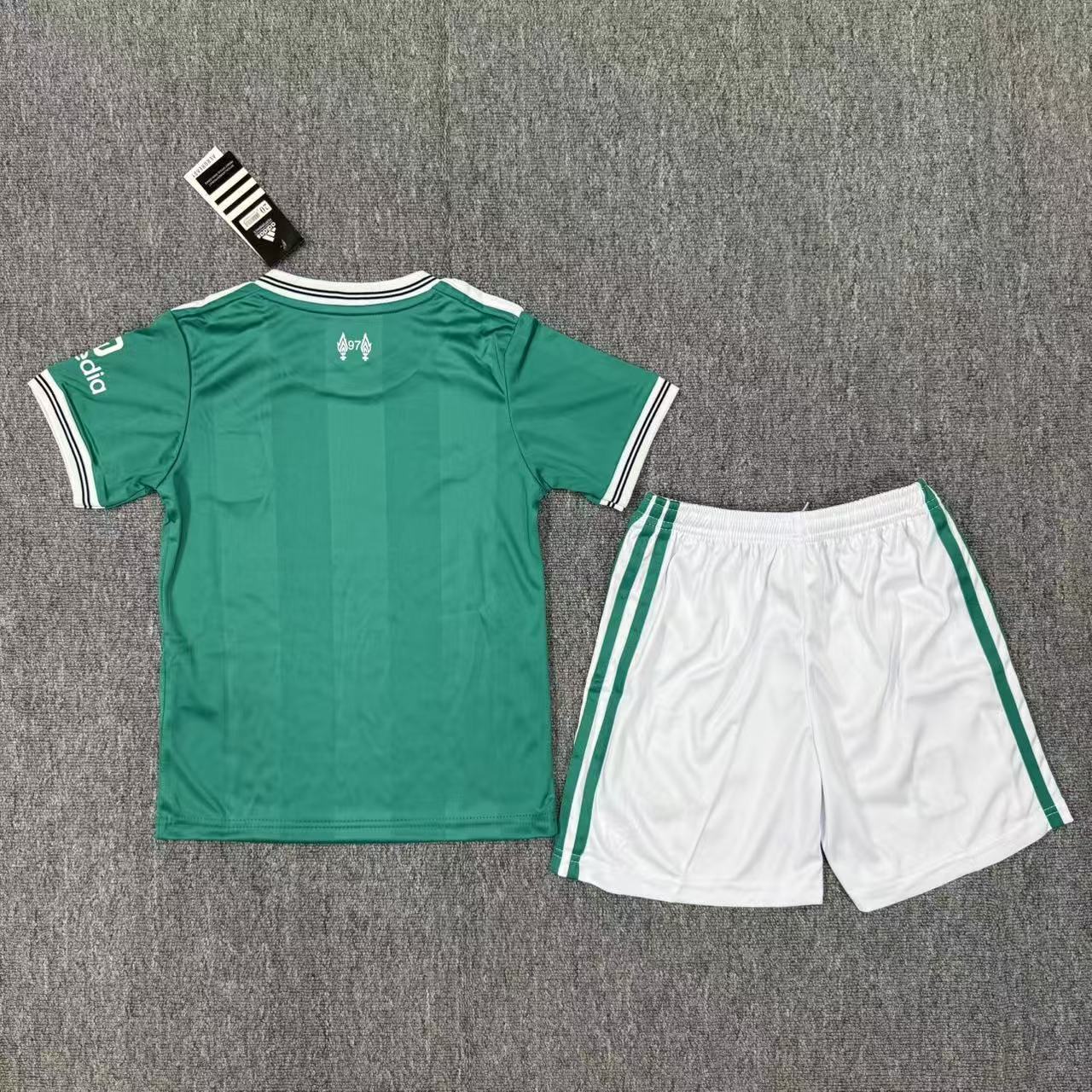 25/26 Ensemble Enfant  Liverpool  Extérieur